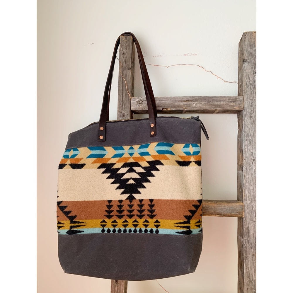Cecilia Stitch NWOT (gifted) Pendleton Purse